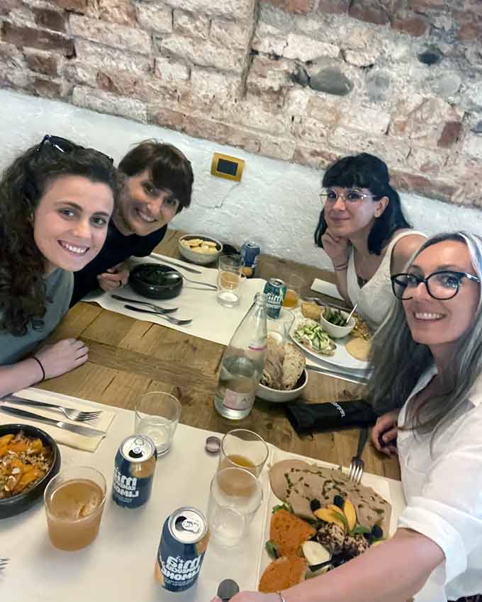 Aperitivo di DAR Brianza 2025 con alcune persone della community