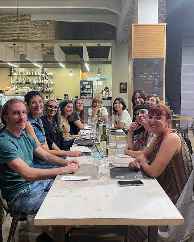 Cena con le persone della community al Di Parola Festival 2025