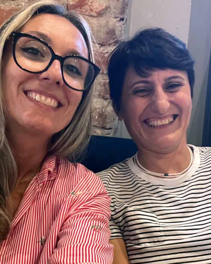 Selfie di Cristina e Tatiana all'evento a Milano di Roberta Creazzo per freelance (2024)
