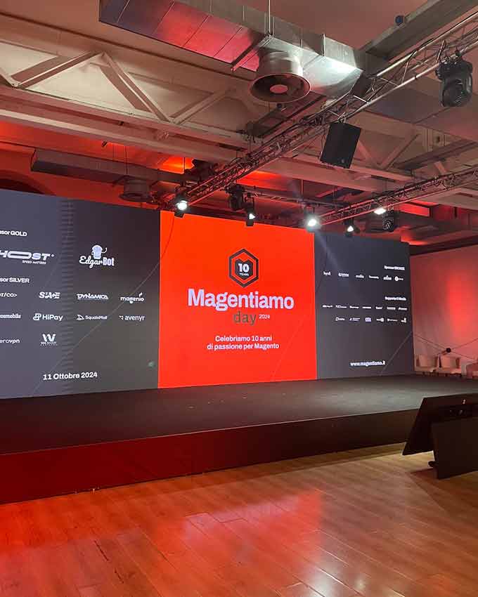 Il palco del Magentiamo, community di Magento di cui fa parte Cristina