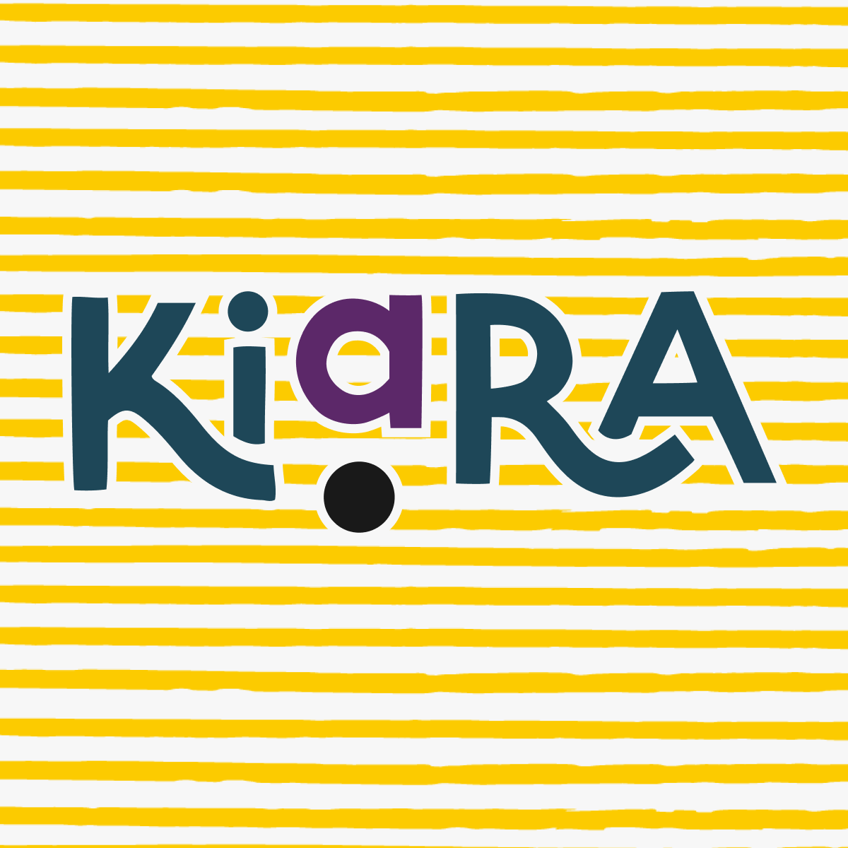 Logo "Kiara" sopra uno sfondo di righe gialle